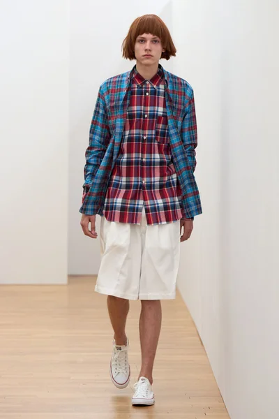 Look 10